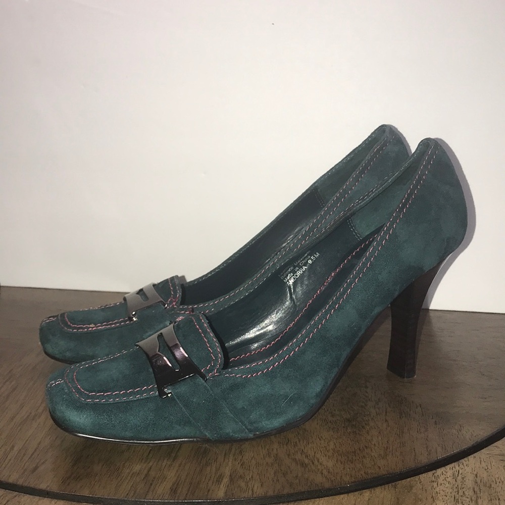 Alfani suede heels size 91/2